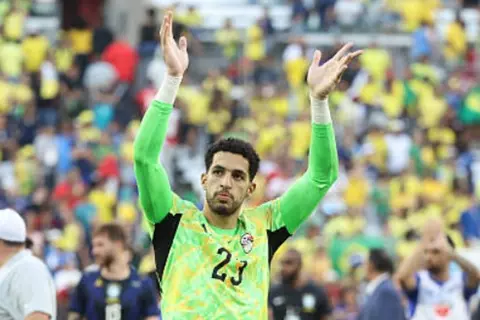 الأعلى تقييمًا بين لاعبي منتخب مصر.. ماذا قدم مصطفى شوبير ضد البرازيل؟ (أرقام)